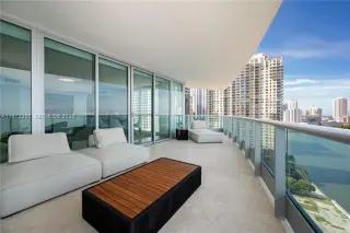 Propiedad en alquiler con 2 habitaciones y 2 baños en Miami