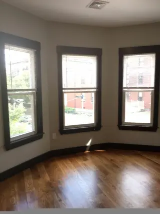 Propiedad en alquiler con 5 habitaciones y 3 baños en Jamaica Plain