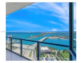 Propiedad en alquiler con 2 habitaciones y 2.5 baños en Miami