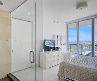Propiedad en alquiler con 2 habitaciones y 2.5 baños en Miami