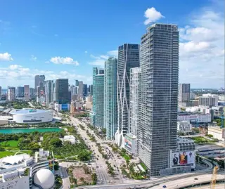 Propiedad en alquiler con 2 habitaciones y 2.5 baños en Miami