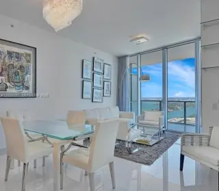 Propiedad en alquiler con 2 habitaciones y 2.5 baños en Miami