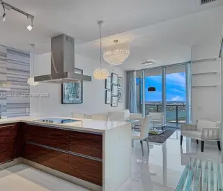 Propiedad en alquiler con 2 habitaciones y 2.5 baños en Miami