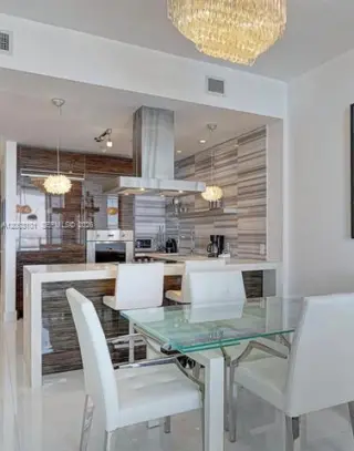 Propiedad en alquiler con 2 habitaciones y 2.5 baños en Miami