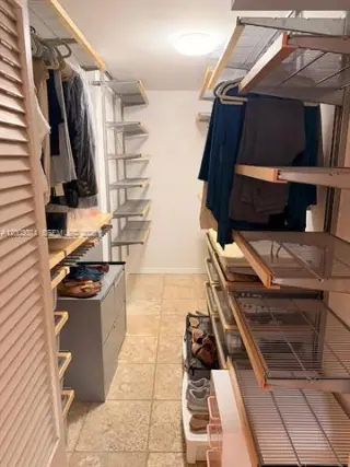 Propiedad en alquiler con 4 habitaciones y 3 baños en Key Biscayne