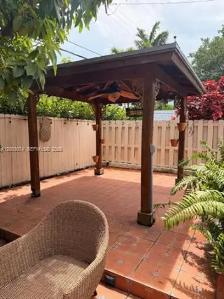 Propiedad en alquiler con 4 habitaciones y 3 baños en Key Biscayne