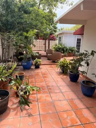 Propiedad en alquiler con 4 habitaciones y 3 baños en Key Biscayne