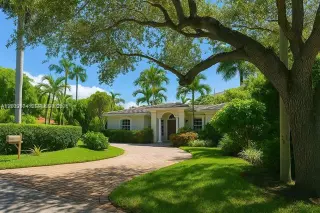Propiedad en alquiler con 4 habitaciones y 3 baños en Key Biscayne