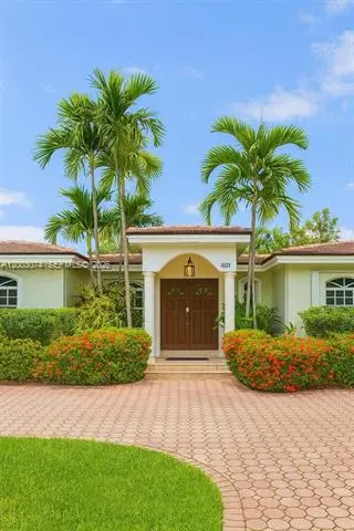 Propiedad en alquiler con 4 habitaciones y 3 baños en Key Biscayne