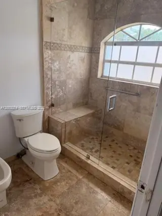 Propiedad en alquiler con 4 habitaciones y 3 baños en Key Biscayne