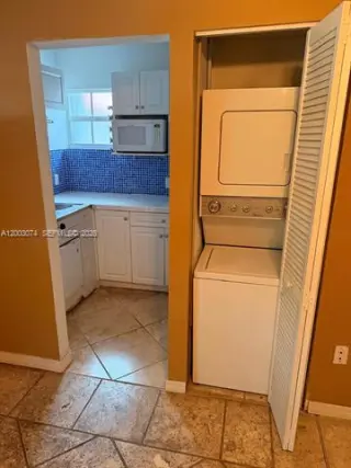 Propiedad en alquiler con 4 habitaciones y 3 baños en Key Biscayne