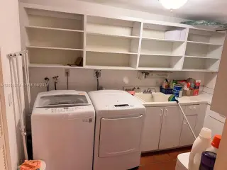 Propiedad en alquiler con 4 habitaciones y 3 baños en Key Biscayne