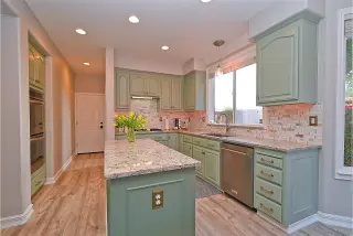 Propiedad en alquiler con 5 habitaciones y 3 baños en Concord