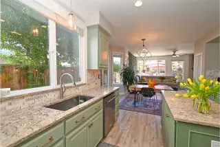 Propiedad en alquiler con 5 habitaciones y 3 baños en Concord