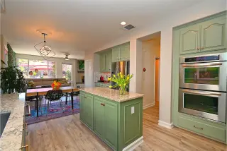 Propiedad en alquiler con 5 habitaciones y 3 baños en Concord