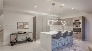 Propiedad en alquiler con 3 habitaciones y 3.5 baños en Miami