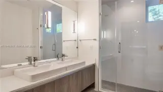 Propiedad en alquiler con 3 habitaciones y 3.5 baños en Miami