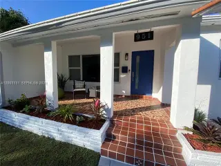 Propiedad en alquiler con 3 habitaciones y 1 baño en Biscayne Park