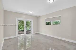 Propiedad en alquiler con 3 habitaciones y 2 baños en el sur de Miami