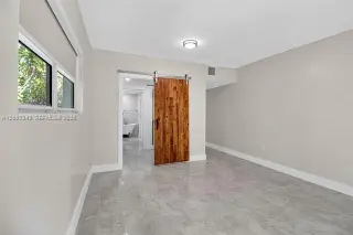 Propiedad en alquiler con 3 habitaciones y 2 baños en el sur de Miami
