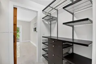 Propiedad en alquiler con 3 habitaciones y 2 baños en el sur de Miami