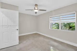 Propiedad en alquiler con 3 habitaciones y 2 baños en el sur de Miami