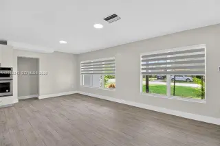 Propiedad en alquiler con 3 habitaciones y 2 baños en el sur de Miami