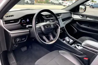 Jeep Grand Cherokee 2022 4x4 Laredo 4dr SUV (midyear release)