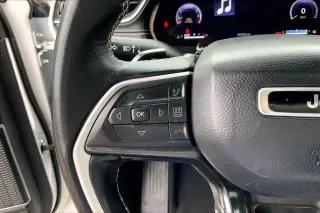 Jeep Grand Cherokee 2022 4x4 Laredo 4dr SUV (midyear release)