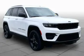 Jeep Grand Cherokee 2022 4x4 Laredo 4dr SUV (midyear release)