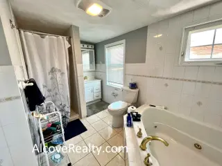 Propiedad en alquiler con 5 habitaciones y 2 baños en Somerville