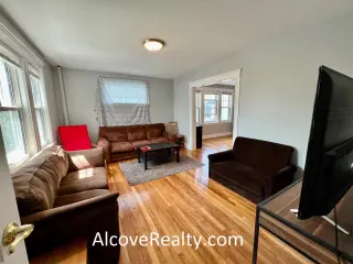 Propiedad en alquiler con 5 habitaciones y 2 baños en Somerville