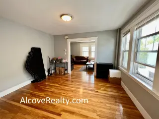 Propiedad en alquiler con 5 habitaciones y 2 baños en Somerville