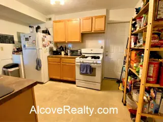 Propiedad en alquiler con 3 habitaciones y 1 baño en Somerville