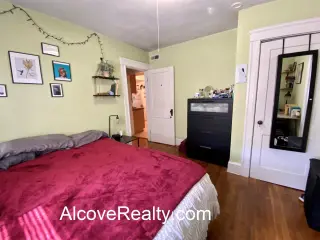 Propiedad en alquiler con 3 habitaciones y 1 baño en Somerville