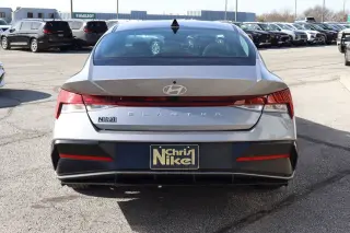 2025 Hyundai Elantra SEL Convenience IVT