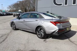 2025 Hyundai Elantra SEL Convenience IVT