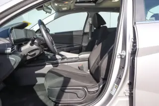 2025 Hyundai Elantra SEL Convenience IVT