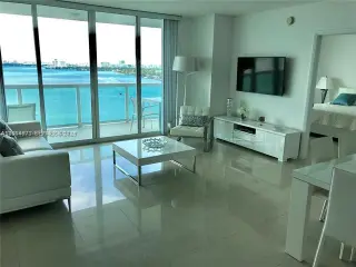 Propiedad en alquiler con 2 habitaciones y 2 baños en Miami