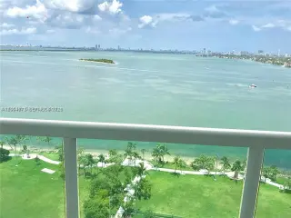 Propiedad en alquiler con 2 habitaciones y 2 baños en Miami