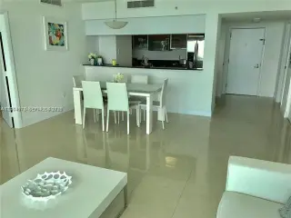 Propiedad en alquiler con 2 habitaciones y 2 baños en Miami