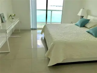 Propiedad en alquiler con 2 habitaciones y 2 baños en Miami