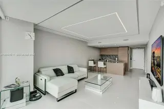 Propiedad en alquiler con 1 dormitorio y 2 baños en Miami