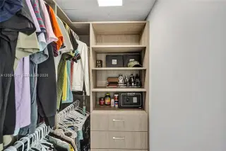 Propiedad en alquiler con 1 dormitorio y 2 baños en Miami