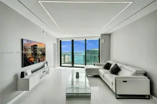 Propiedad en alquiler con 1 dormitorio y 2 baños en Miami