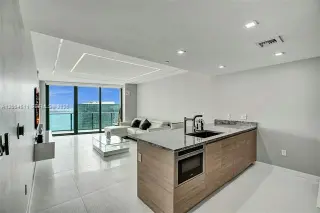 Propiedad en alquiler con 1 dormitorio y 2 baños en Miami