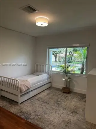 Propiedad en alquiler con 3 habitaciones y 2.5 baños en Coral Gables