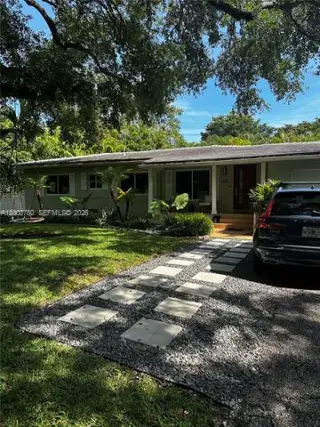 Propiedad en alquiler con 3 habitaciones y 2.5 baños en Coral Gables