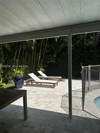 Propiedad en alquiler con 3 habitaciones y 2.5 baños en Coral Gables