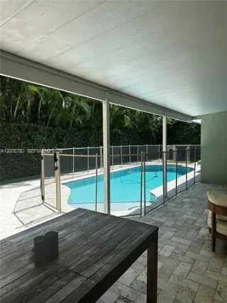 Propiedad en alquiler con 3 habitaciones y 2.5 baños en Coral Gables